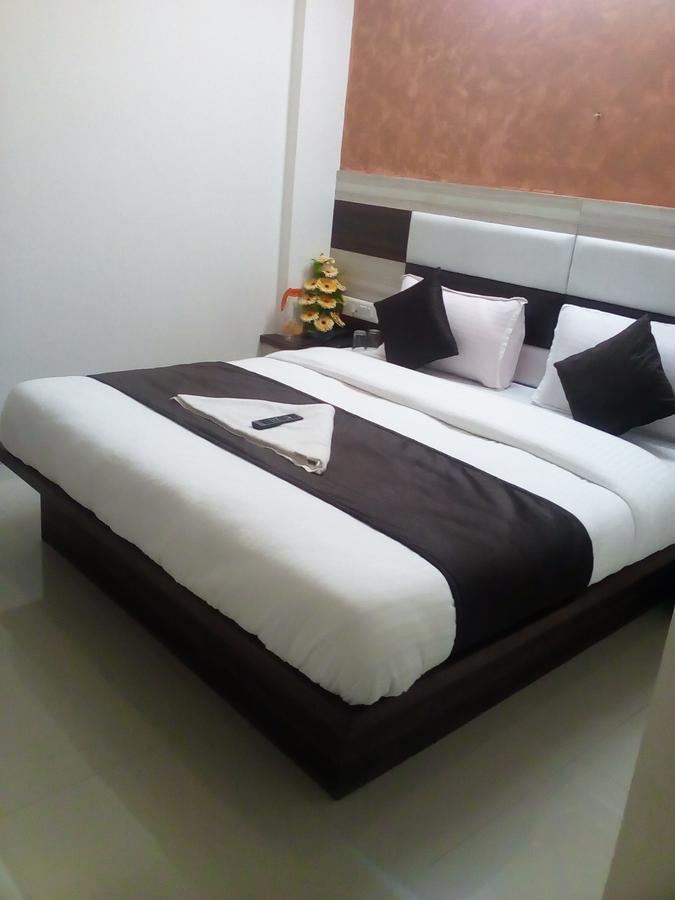 Hotel Sunstay Ahmedabad Exterior foto