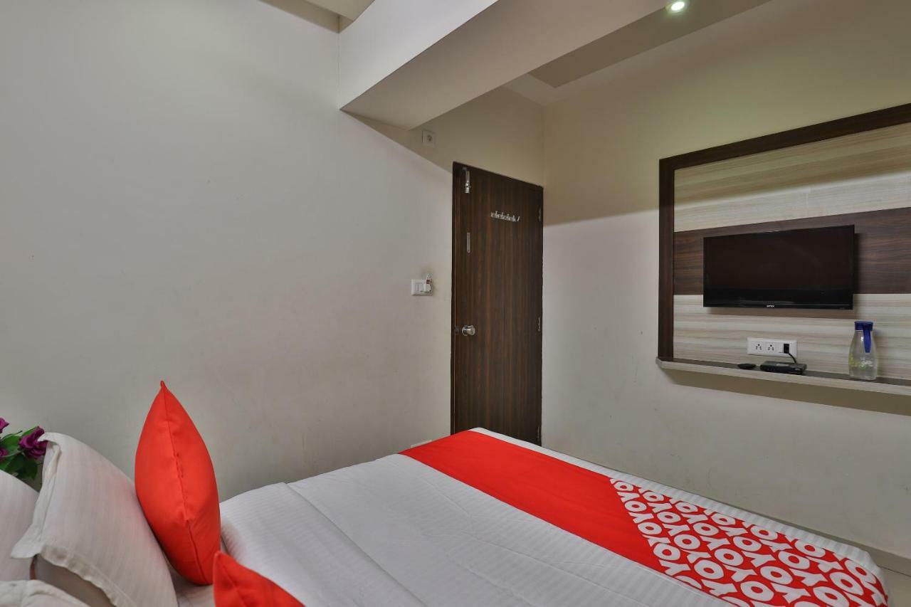 Hotel Sunstay Ahmedabad Exterior foto