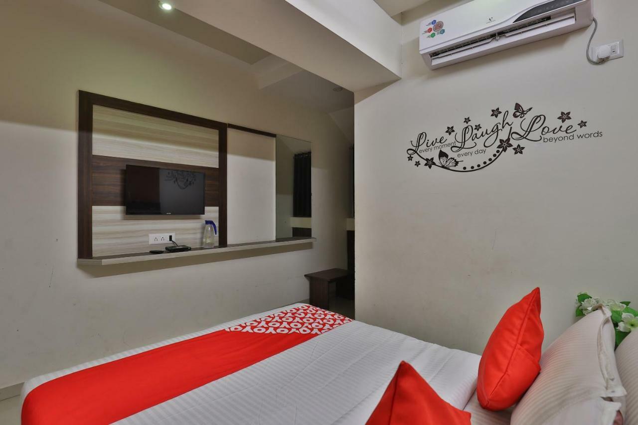 Hotel Sunstay Ahmedabad Exterior foto