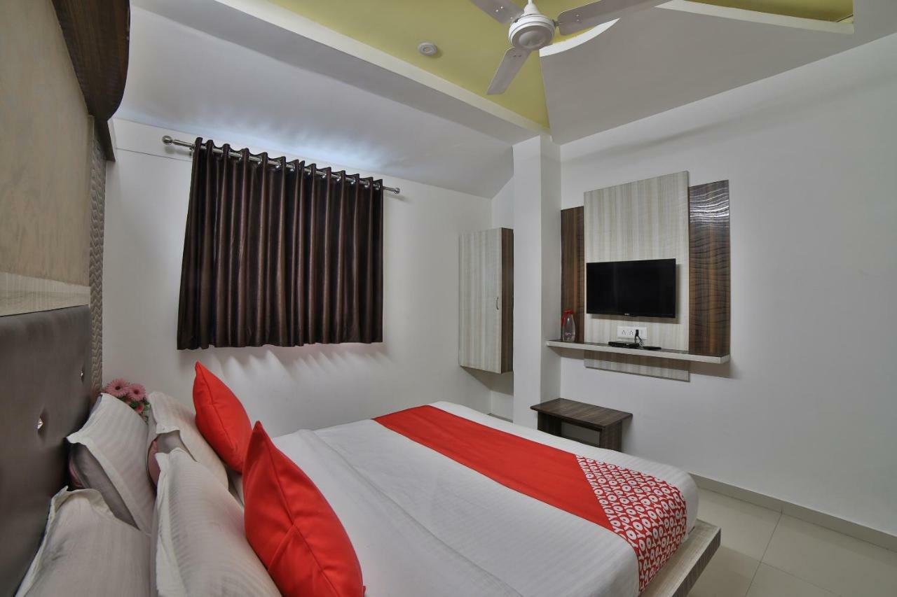 Hotel Sunstay Ahmedabad Exterior foto